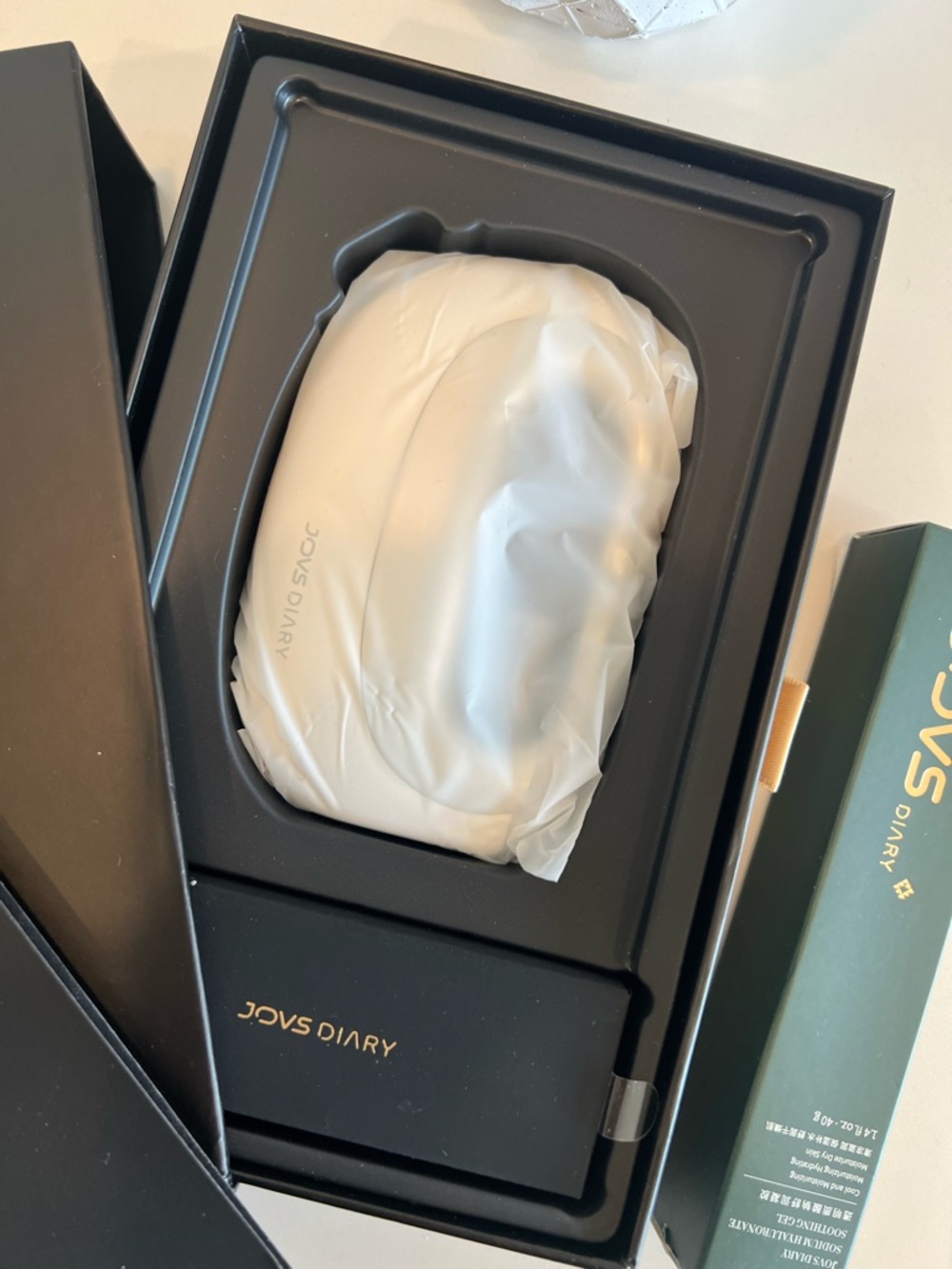 JOVS Diary Hydrator PLUS Sodium Hyaluronate Soothing Gel (KIM K LOVES THIS!)